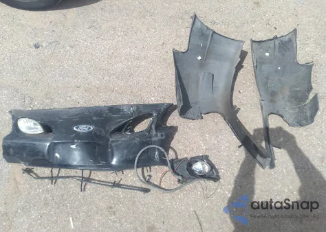 2002 Ford Escort Zx2 Deluxe/Zx2 Premium/Zx2 Standard from USA, damaged, VIN 3FAFP11322R177176